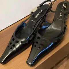 プラダポインテッドトゥーバックストラップ3センチヒール