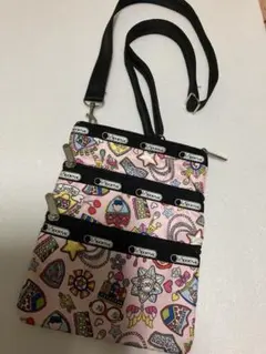 お値下げ★LeSportsac ★3段ジップ ナイロン ショルダーバッグ