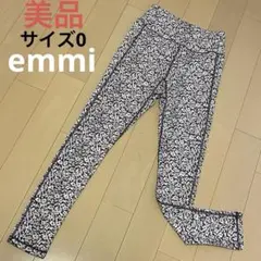 emmi yoga 花柄レギンス パープル サイズ0 内側ミニポケット付き ヨガのサムネイル