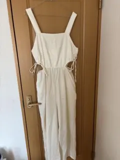 カスタネ　カットアウトシャーリングサロペット オールインワン　ホワイト