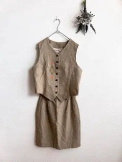 美品【b. club】（M相当) セットアップ ベージュ 刺繍 ウール 秋冬