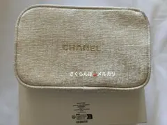 CHANELシャネル ノベルティ ホワイトラメポーチ箱付き