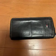 Tommy Hilfiger ブラックレザー長財布