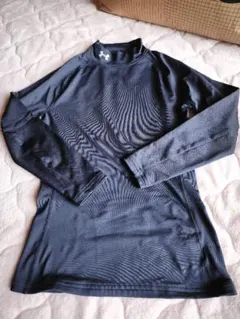 UNDER ARMOUR 長袖アンダーシャツ　ネイビーYXL