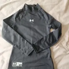 Under Armour ブラック長袖トップス YMD