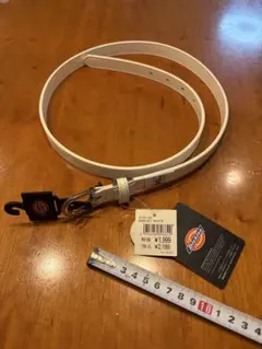 ✨ Dickies ディッキーズ 白色合成皮革ベルトのサムネイル