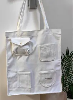 CHANELノベルティトートバッグ ホワイト ポケット付き