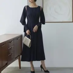 ルイルエブティック ショルダー＆スリーブスリットパールタックワンピース L