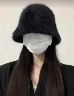 黒のファー風バケットハット