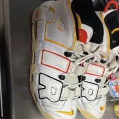 NIKE モアアップテンポ　レイガンス