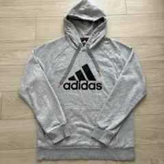 adidas パーカー グレー