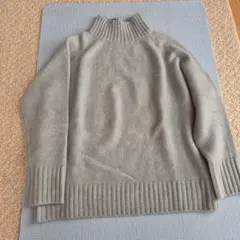 ハイネックニット