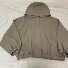 ベージュフード付き クロップドジャケット