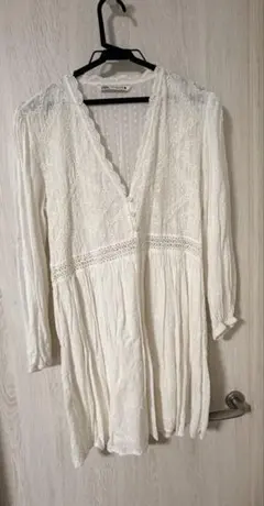 ZARA ホワイト レース Vネックブラウス