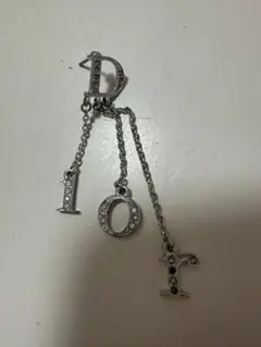 クリスチャンディオール　レディースピアス　ロゴ　アクセサリー　シンプル　片耳のみのサムネイル
