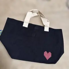 ハート刺繍付き黒キャンバストートバッグ