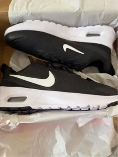 【新品・未使用】ナイキ NIKE AIR MAX NUAXIS 24.5cm