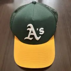 A's トラッカーハット 緑とオレンジ