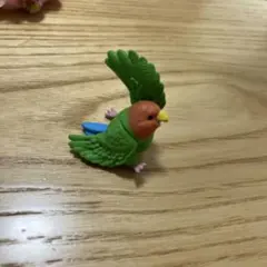 オドリ 踊る鳥 コザクラインコ ガチャガチャ