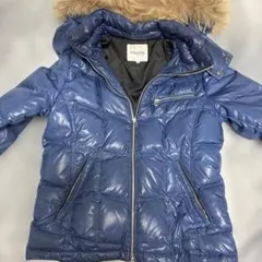 青色ファー付きダウンジャケット