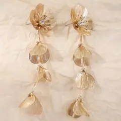 ゴールド フラワー ピアス❣️