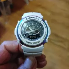 CASIO G-SHOCK 腕時計 ホワイト レインボーベゼルのサムネイル