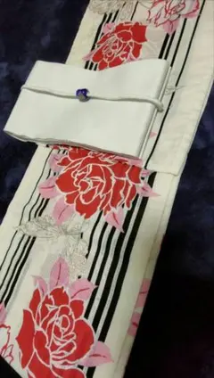 sale　新品変わり織浴衣　クリーム地に薔薇　紅　蝶　ラメ　縞