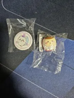 ちいかわ くら寿司 コラボ 缶バッジ フィギュア 2点セット