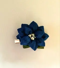 ポインセチアブロ－チ