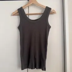 UNIQLO リブタンクトップ カーキ　 Mサイズのサムネイル