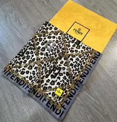 FENDI フェンディ FFロゴ ズッカ 大判 ハンカチ スカーフ ネイビー FENDI フェンディ FFロゴ ズッカ 大判 ハンカチ スカーフ ネイビー