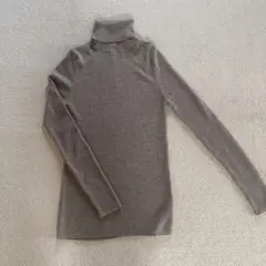 UNIQLO ベージュ タートルネック セーター L