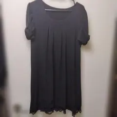 黒のプリーツ入りチュニック 半袖