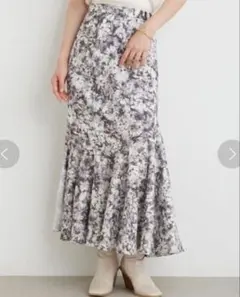 リリーブラウン 花柄 マーメイド ロングスカートのサムネイル