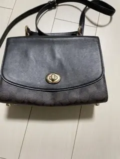 コーチ ブラック ショルダーバッグ