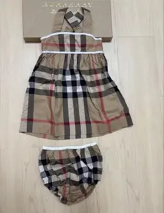 ほぼ未使用　BURBERRY バーバリー 現行タグ　ジャンパースカート ブルマのサムネイル