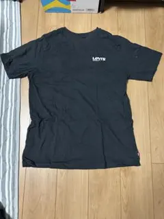 Levi's 黒 Tシャツ カラフルデザイン