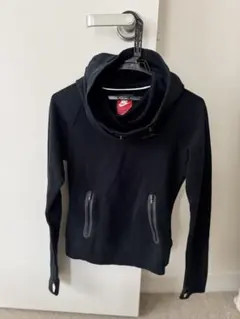 【美品】Nike ブラック フード付きパーカー