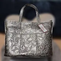 極美品　バラ型押しトートバッグ　メタリックシルバー