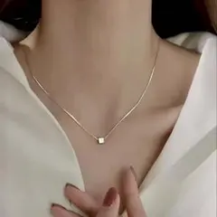 スクエアネックレス　ボックスチェーン　キューブ　韓国　シンプル　SNS大人気