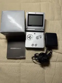 ゲームボーイアドバンス SP シルバー 本体　箱、説明書付き