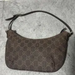 希少✨グッチ ワンショルダーバッグ アクセサリーポーチ ハーフムーン 