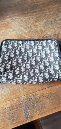 Item thumbnail for item 633cfdfb-6621-4d13-b24c-12a87957260d