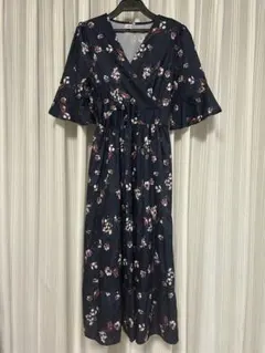 ロングワンピース　未使用　花柄　ネイビー