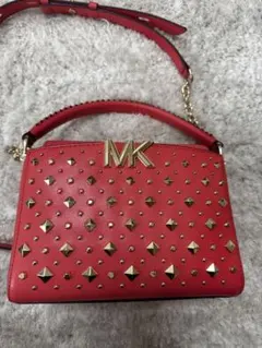 MICHAEL KORS スタッズ付き赤ショルダーバッグ