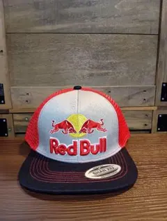 RedBull レッドブル　平つば　キャップ　スナップバック　爽快メッシュのサムネイル