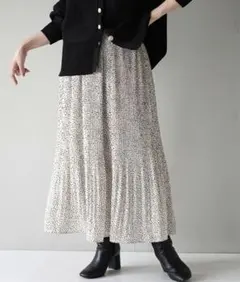 イーザッカマニア　ダルメシアン　フレアスカート　裏起毛　プリーツ