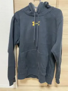 Under Armour ブラックパーカー Mサイズ 刺繍ロゴあり