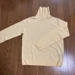 ユニクロカシミヤタートルネックセーター