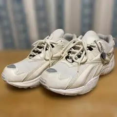 Reebok ホワイト スニーカー